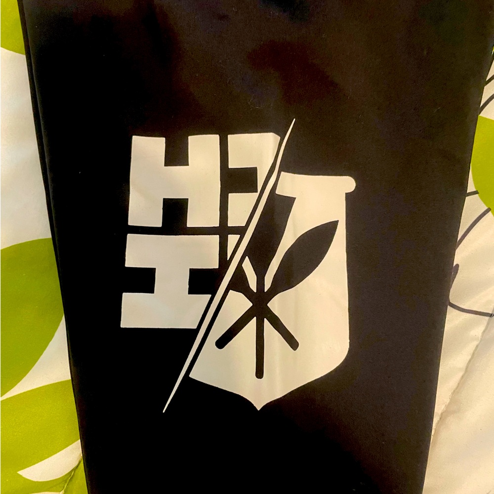 ❌SOLD❌ Hawaiis Finest Leggings